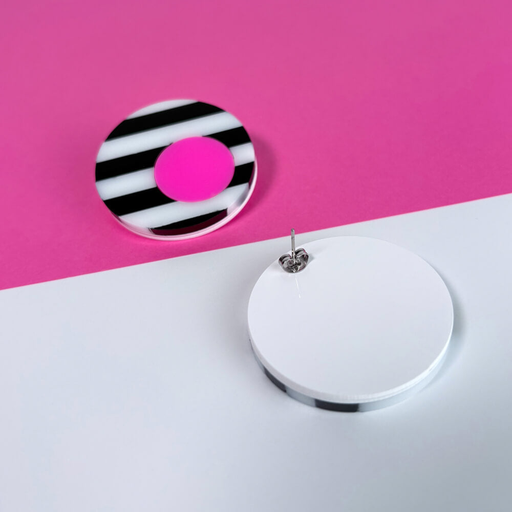 Optica Tondo – Orecchini in Plexiglas a righe