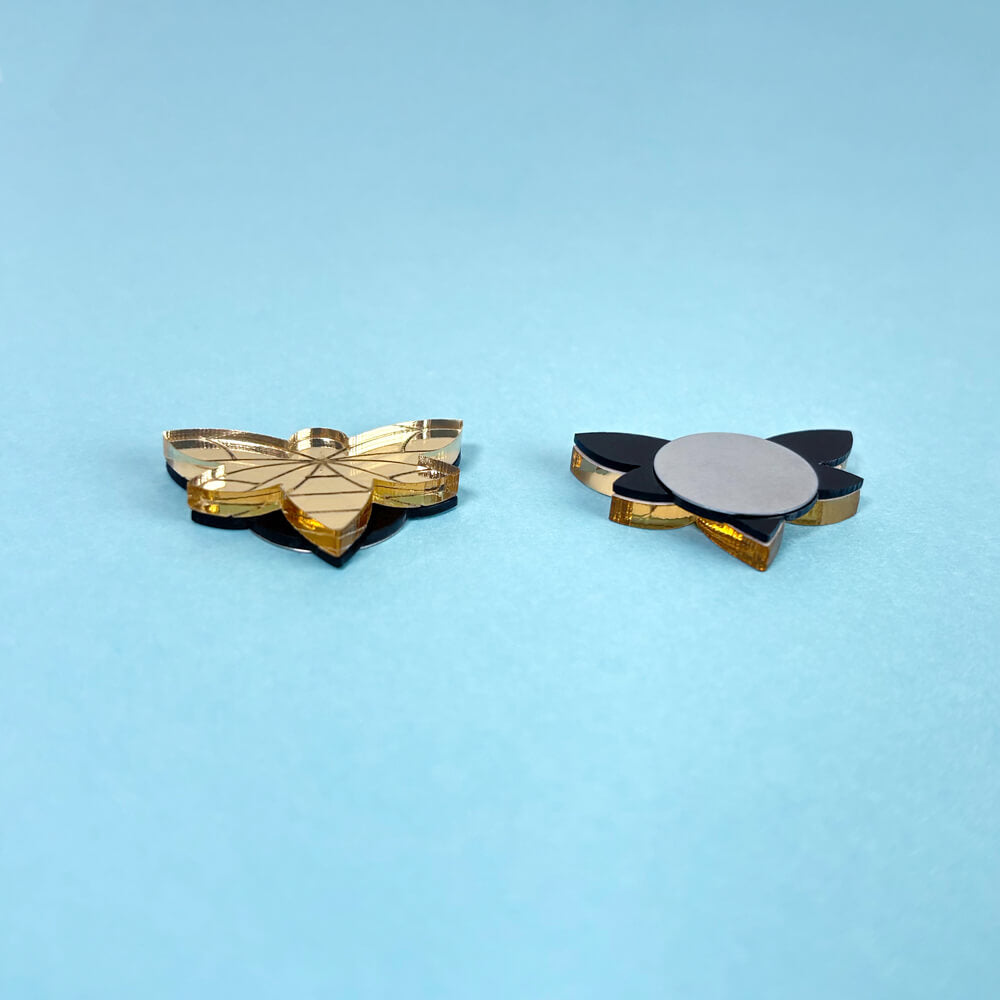Ape – Charm Magnetico per Camicia